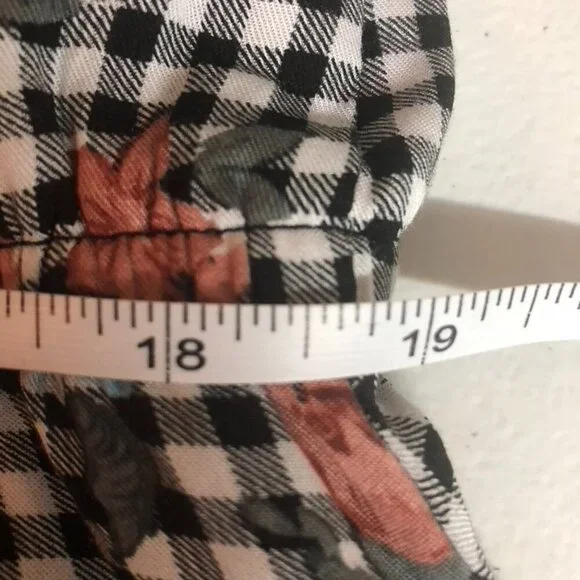 Torrid Womens Floral Gingham Top Size 2 18-20 2X Rayon/Spandex Black/White - Picture 13 of 14